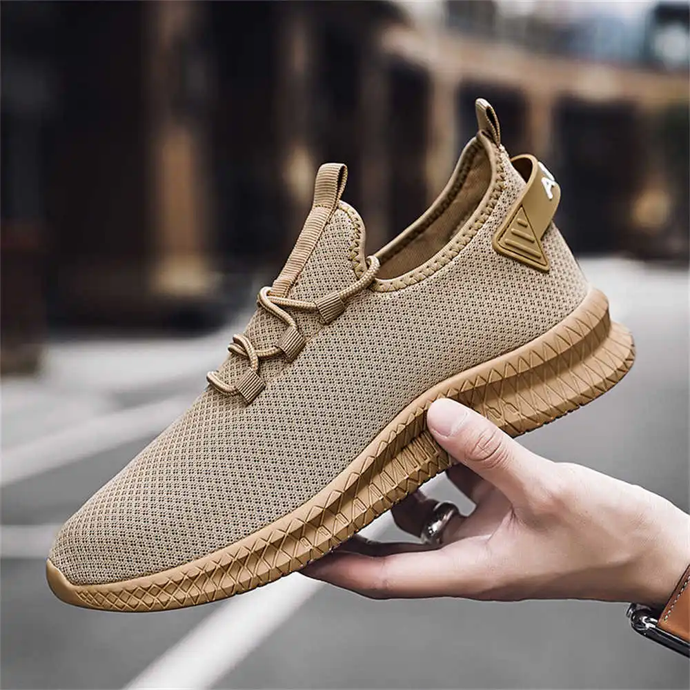 Badminton News - Demi-season sepatu kets lari pria, sepatu
