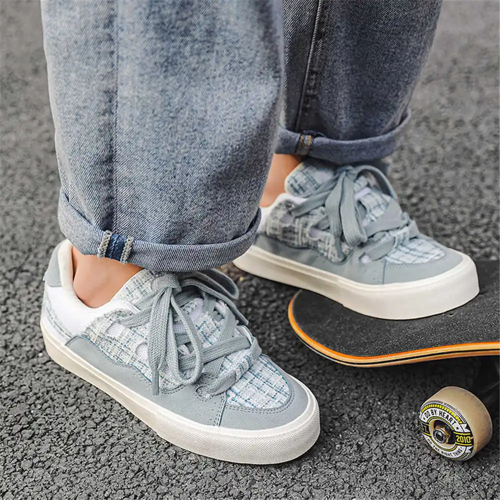 Sepatu bot krem wanita, dengan - Badminton News ulasan dan harga